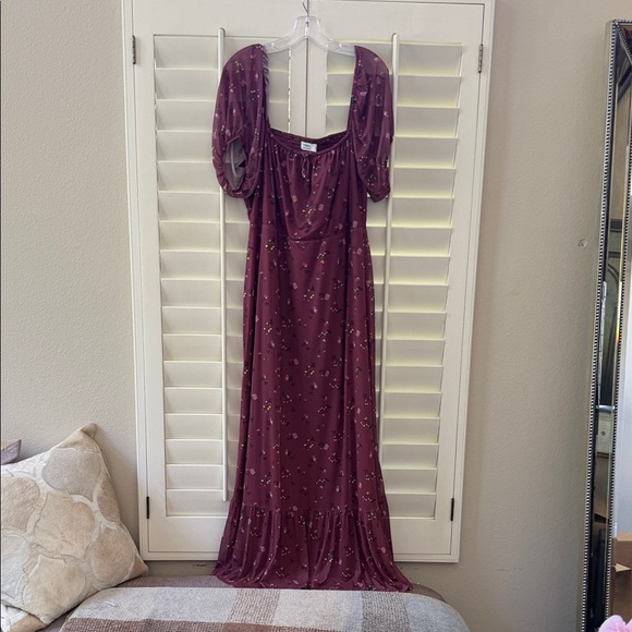 Tinsel Dresses & Skirts - Tinsel Maroon Floral Maxi Dress